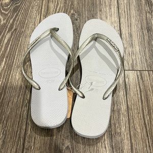 BRAND NEW Silver / Gray Havaianas